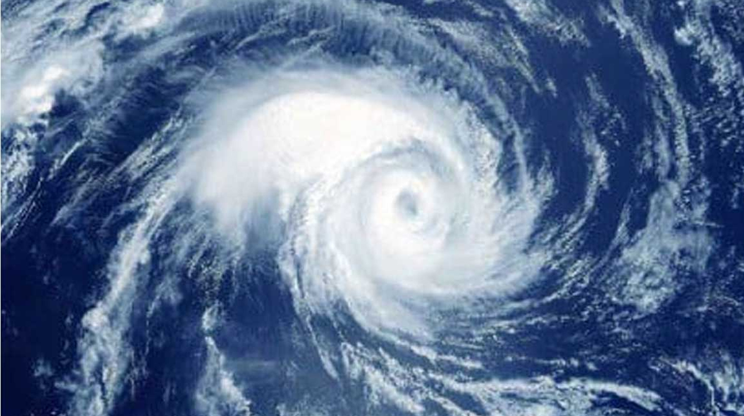 বঙ্গোপসাগরে ঘূর্ণিঝড় ‘ডিটওয়াহ’: সমুদ্রবন্দরে ২ নম্বর হুঁশিয়ারি, উত্তাল সাগরে ট্রলার চলাচলে নিষেধাজ্ঞা