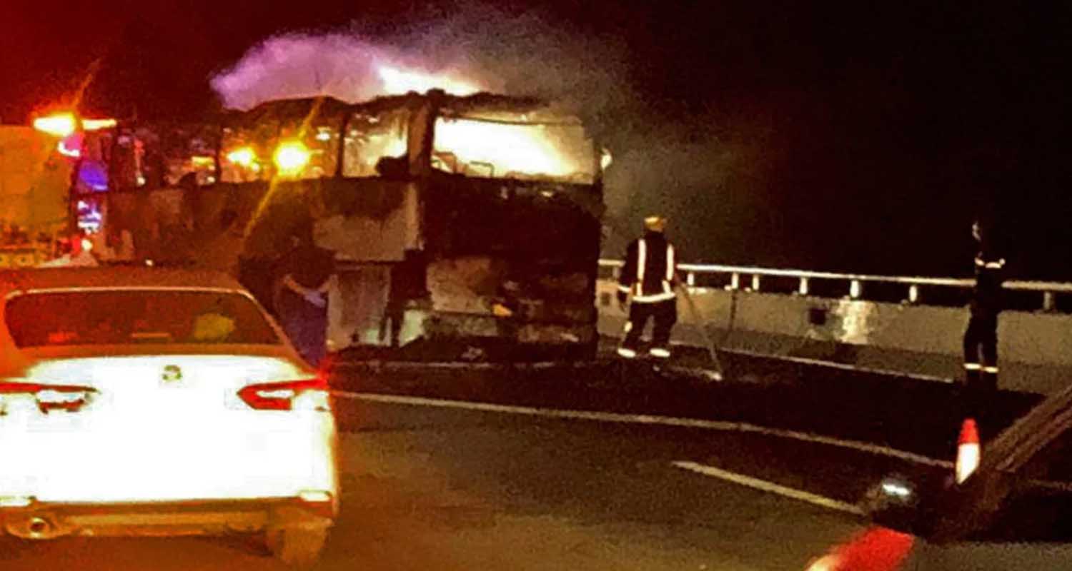 সৌদিতে মক্কা–মদিনা মহাসড়কে ভয়াবহ দু র্ঘ টনা: তেলেঙ্গানার ৪২ ওমরাহযাত্রী নি হ ত