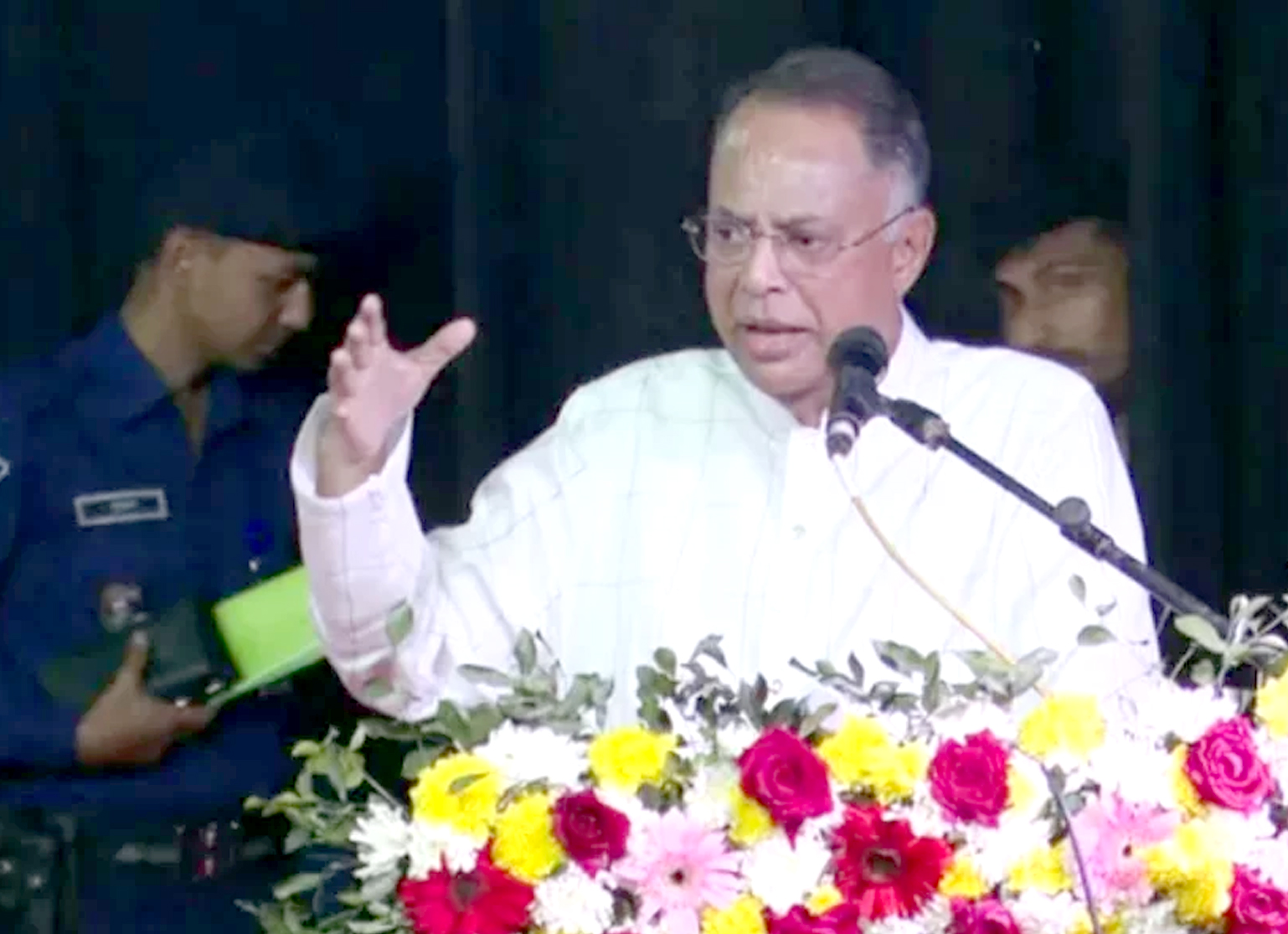 মাতৃভাষা দিবসে ‘ইনকিলাব জিন্দাবাদ’ প্রসঙ্গে কড়া মন্তব্য ইকবাল হাসান টুকুর