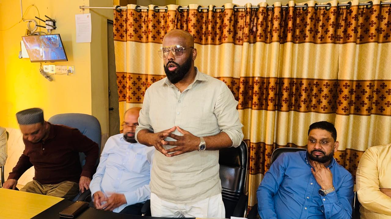 বিশ্বনাথ প্রবাসী এডুকেশন ট্রাস্টের কম্পিউটার প্রশিক্ষণের প্রথম ব্যাচের শিক্ষার্থীদের মাঝে সার্টিফিকেট বিতরণ